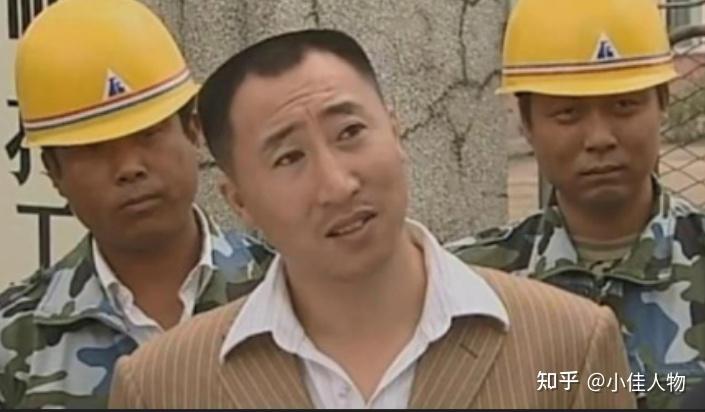 2016年9月,张小光驾驶摩托车行驶至沈阳苏家屯一收费站时,为省55元过