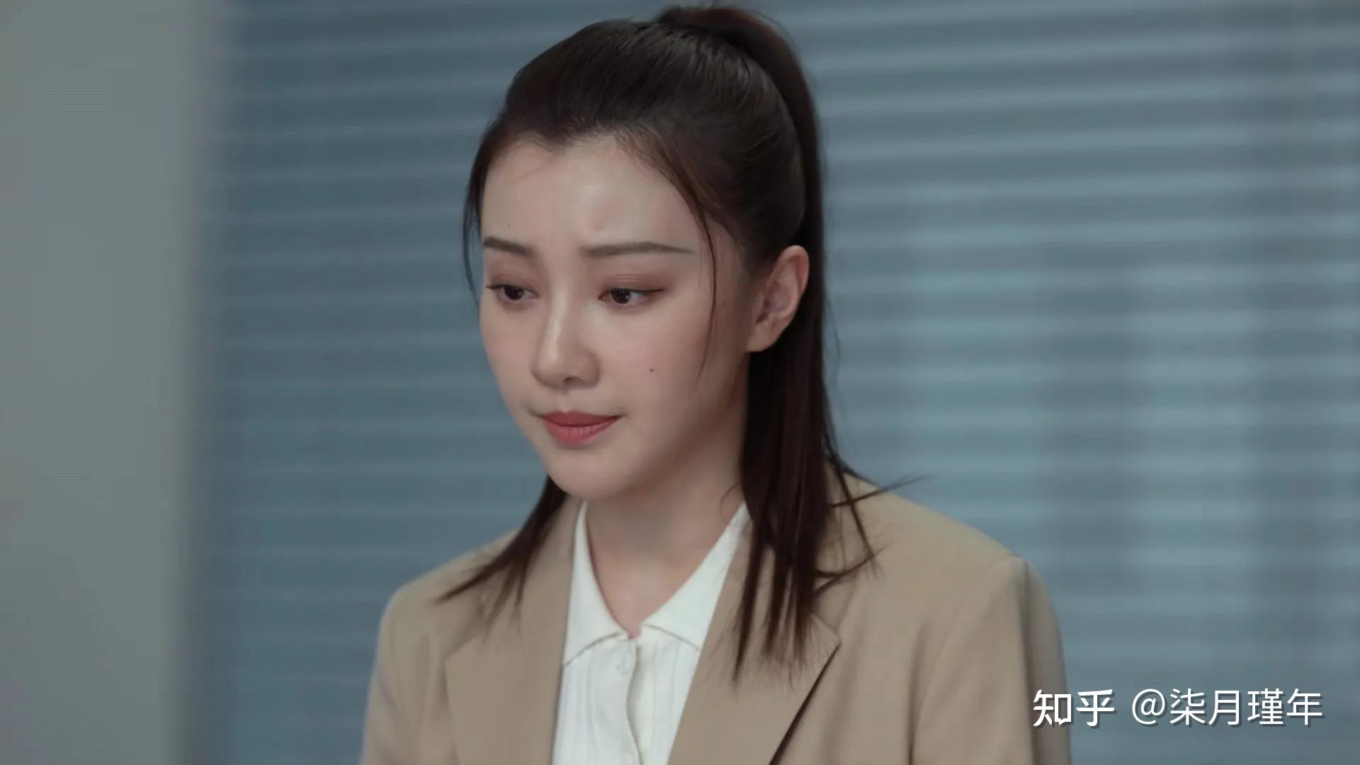 丰盛破例请顾念来仪盛和上班的原因,李大为在上班第一天认出了顾念后