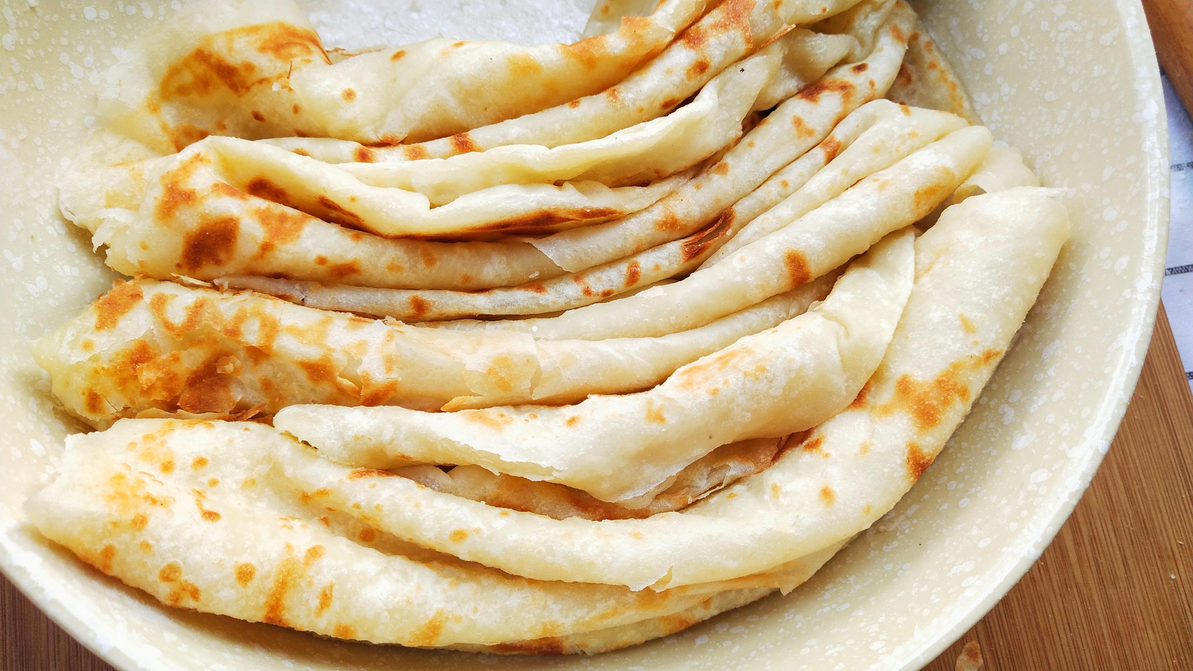 电饼铛烙饼发硬掌握这几个窍门家常饼柔软多层凉了不硬