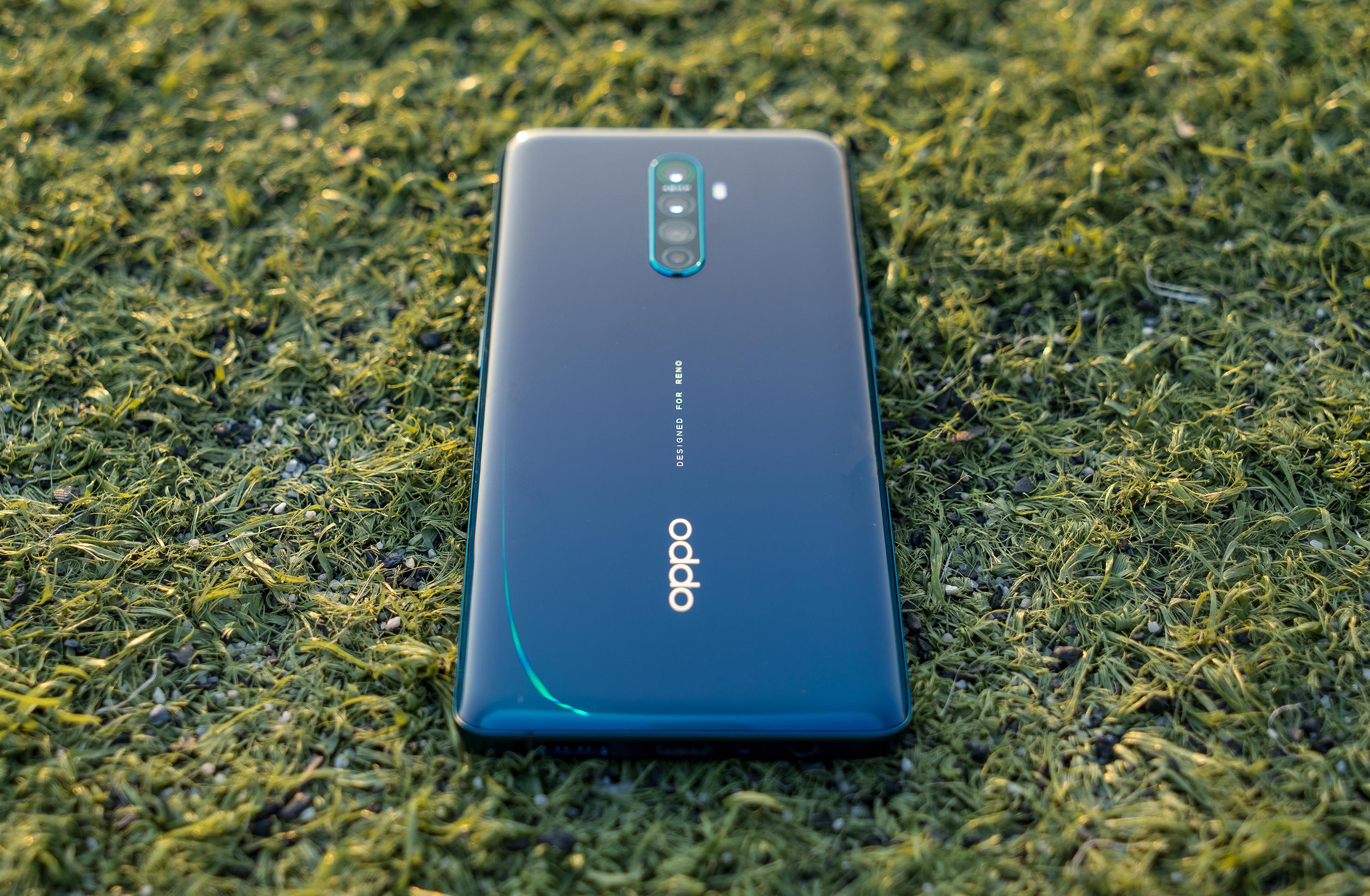 背面reno ace则采用了镜面玻璃,这个配色相比于我当初测的那台reno10x