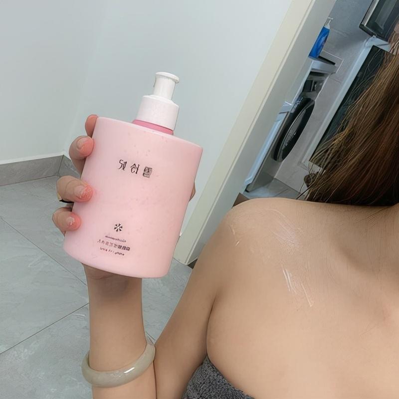 甘油加烟酰胺身体乳怎么用(甘油加烟酰胺身体乳怎么用好)