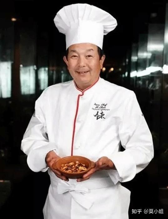 在2010年,陈建一将饭店交给了儿子陈建太郎,在儿子的经营下,"四川饭店