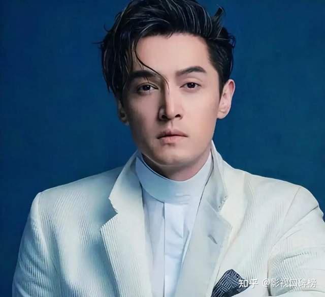 胡歌与老婆游西藏,老胡大包小包像助理,黄曦宁低调随行两手空闲 - 知乎