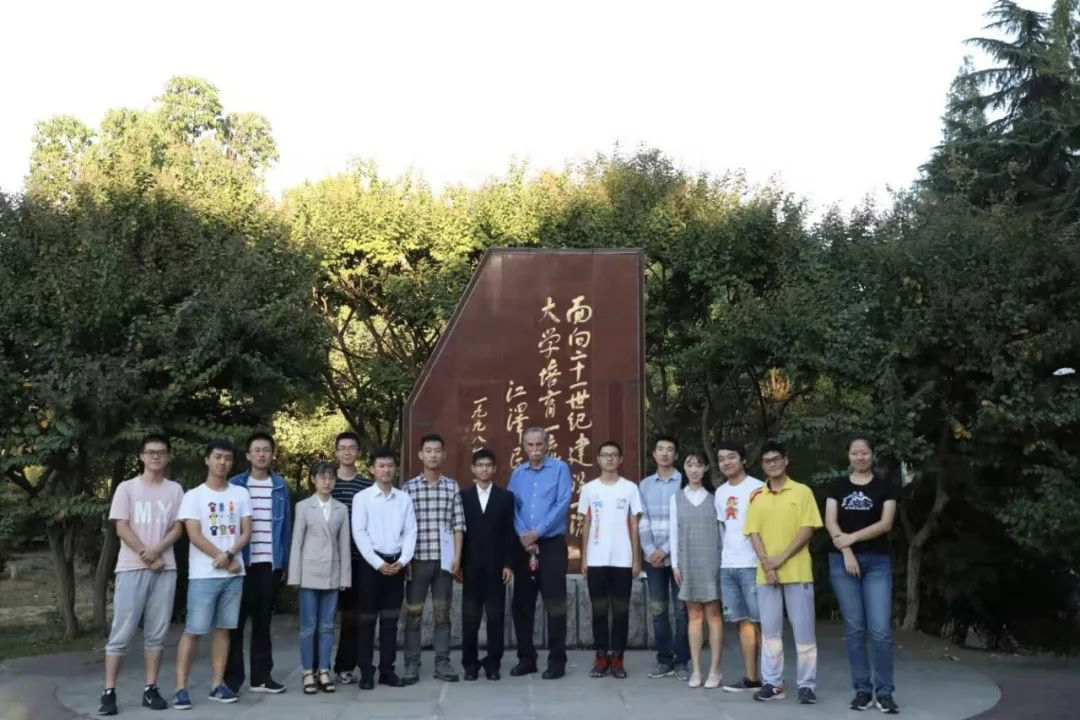 看着像学生,实为博导、教授|发过4篇CNS,刚刚又获重要大奖 - 知乎