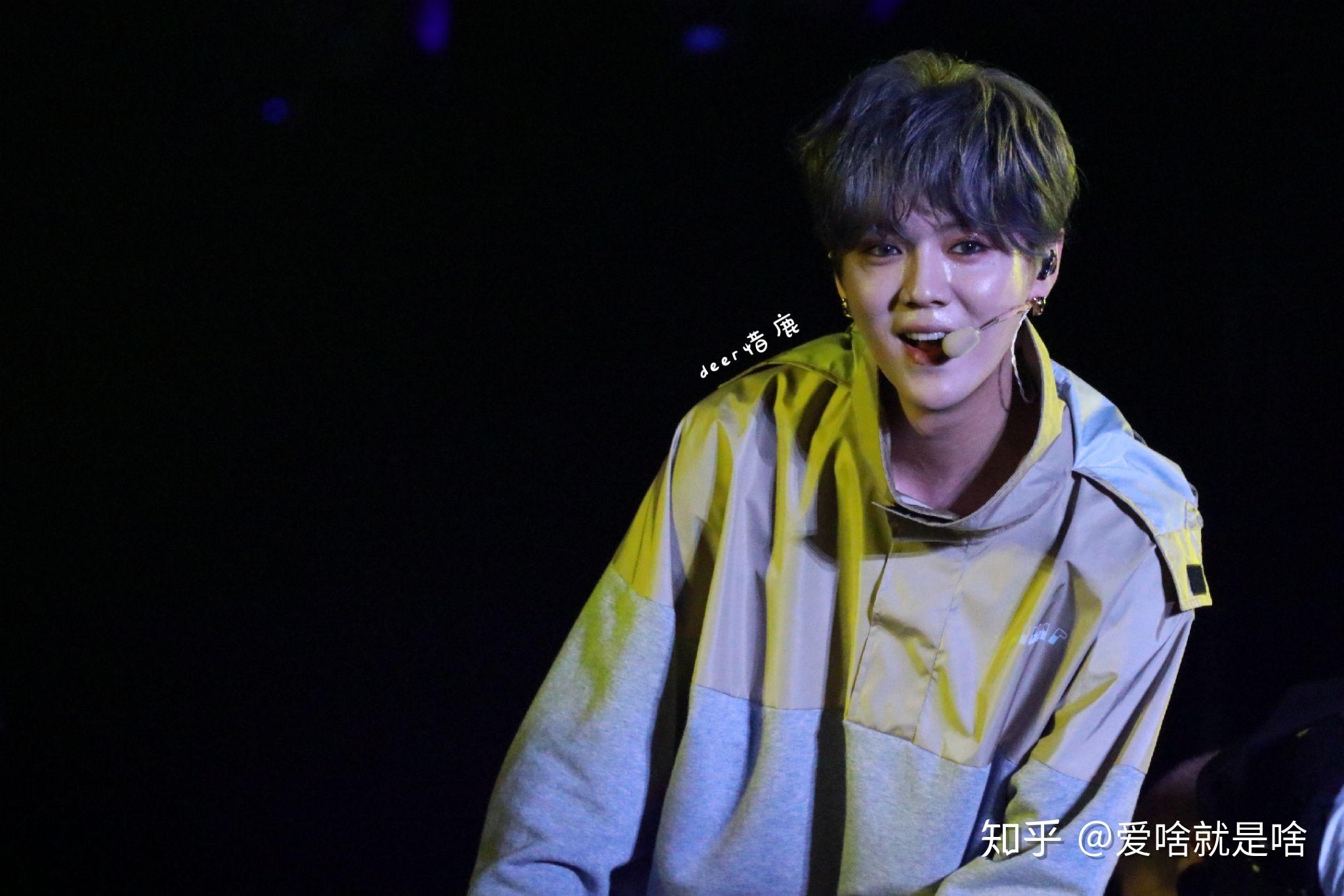 如何评价鹿晗二巡演唱会的舞美设计和鹿晗唱功