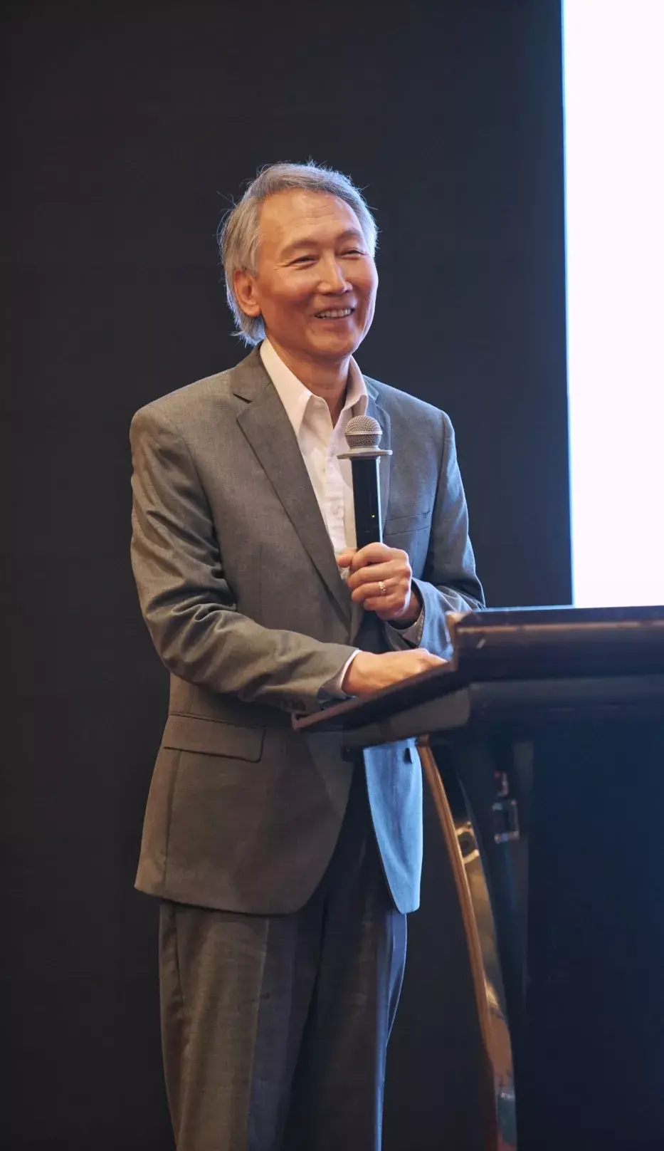 加州大学伯克利分校tsmc讲座教授胡正明加州大学伯克利分校tsmc讲座