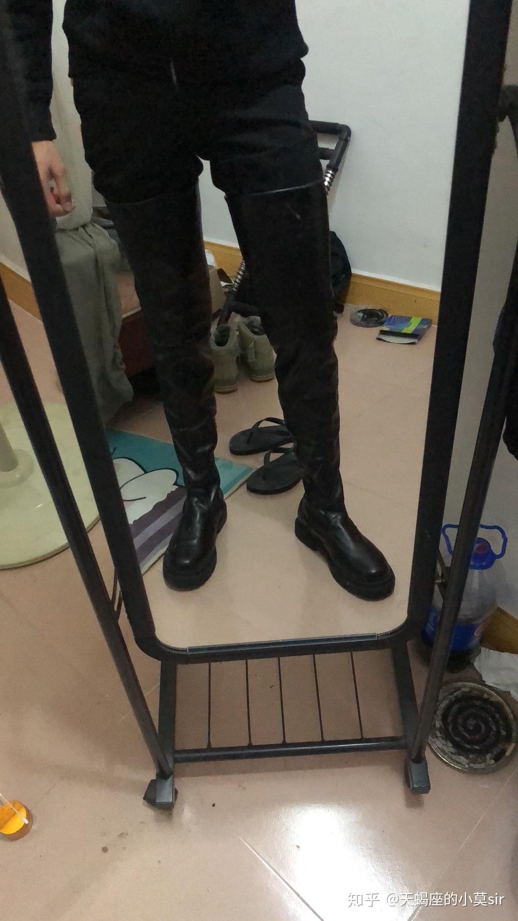 男生,喜欢穿过膝高根长靴,大家怎么看?