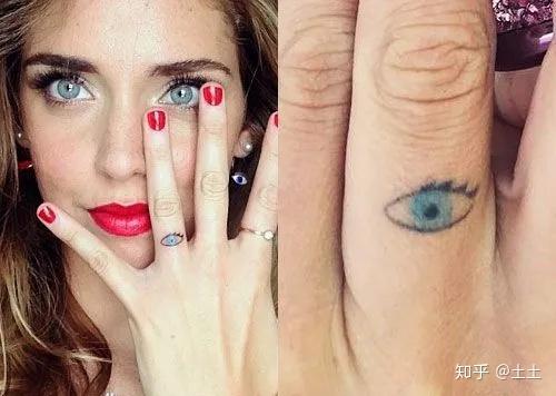 宇宙第一博主chiaraferragni的25个纹身实力诠释什么叫瞎纹也好看