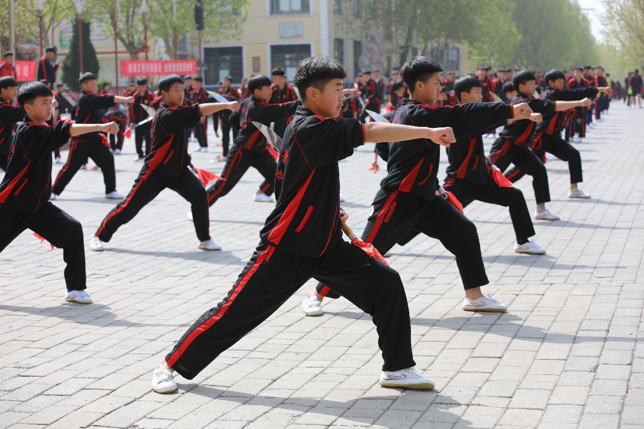 走廊里武术（走廊里的疯子医生） 走廊里武术（走廊里的疯子大夫
）《走廊hall》 武术资讯