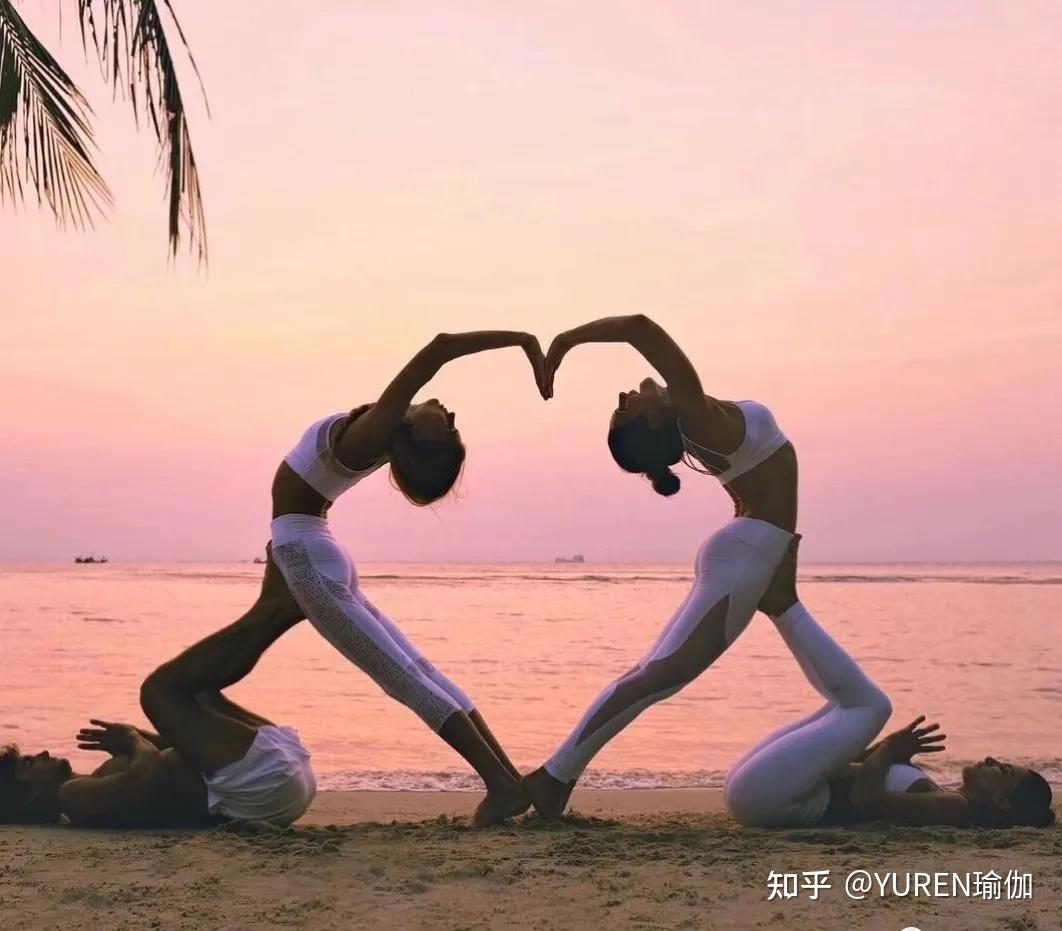 香港女星林芊妤晒夫妻双人瑜伽写真，网友：太强了吧，不知道该怎么夸赞 - 哔哩哔哩
