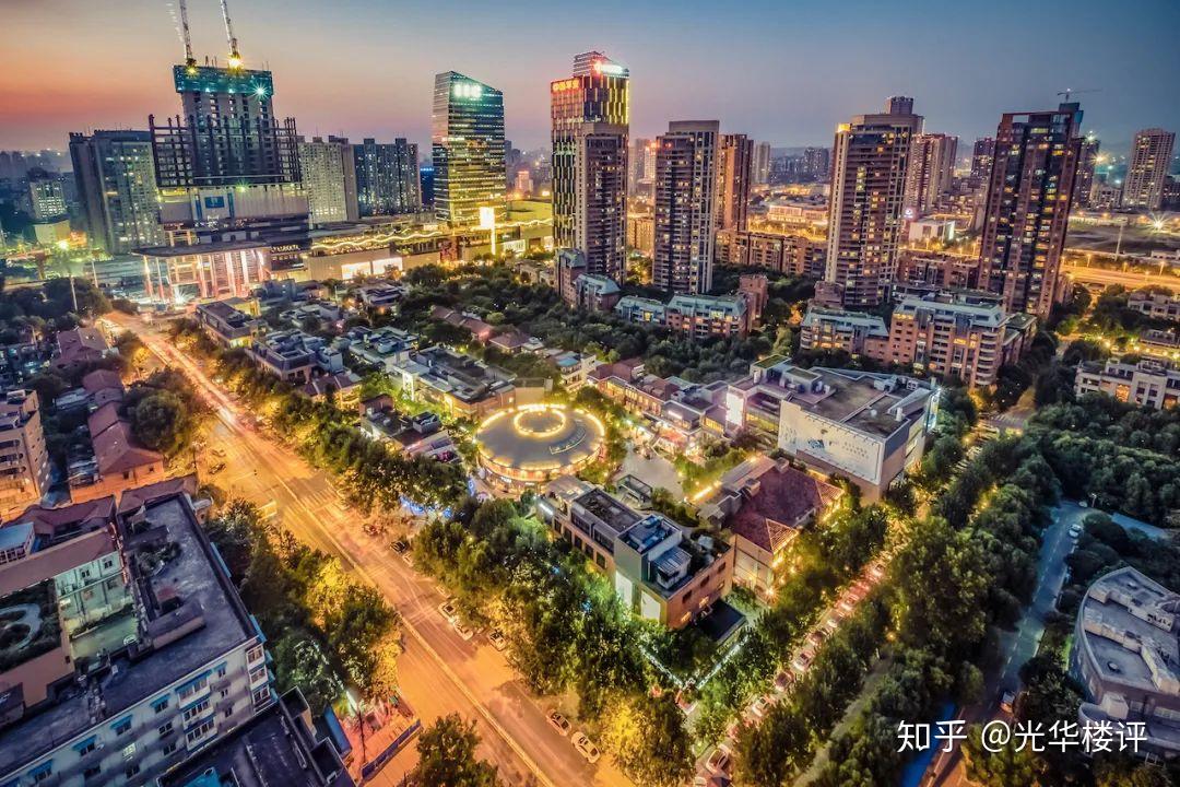 杨光华武汉天地的台上两分钟