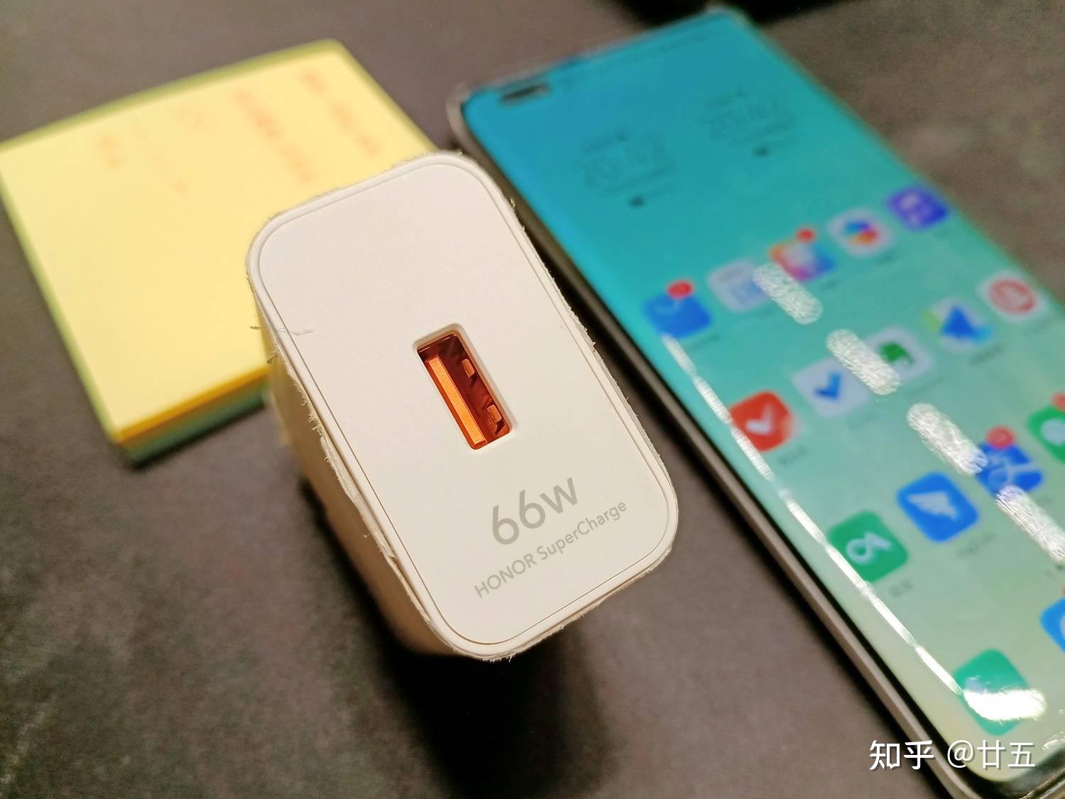 荣耀v40使用的了一块4000mah的电池,这电池容量说大不大,说小也不小