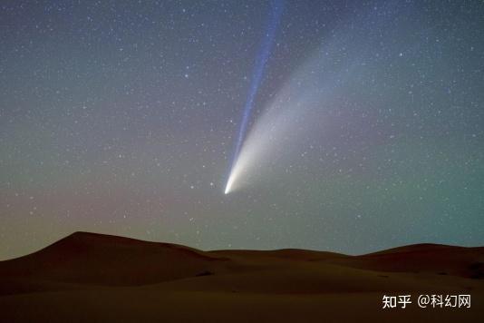 为什么彗星头部是绿色的,而彗尾不是? - 知乎