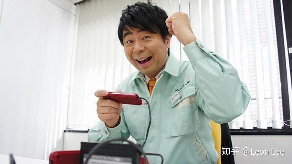 西方代表是《angry video game nerd》,也就是喷神.