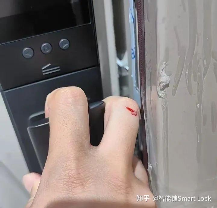 登热搜,被官媒点名,智能锁“夹手”问题如何根治? - 知乎
