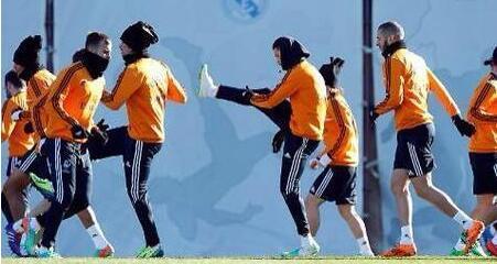 v2-79d0a1e210e484aa588b219b4f59ff13_1440w.jpg?source=172ae18b