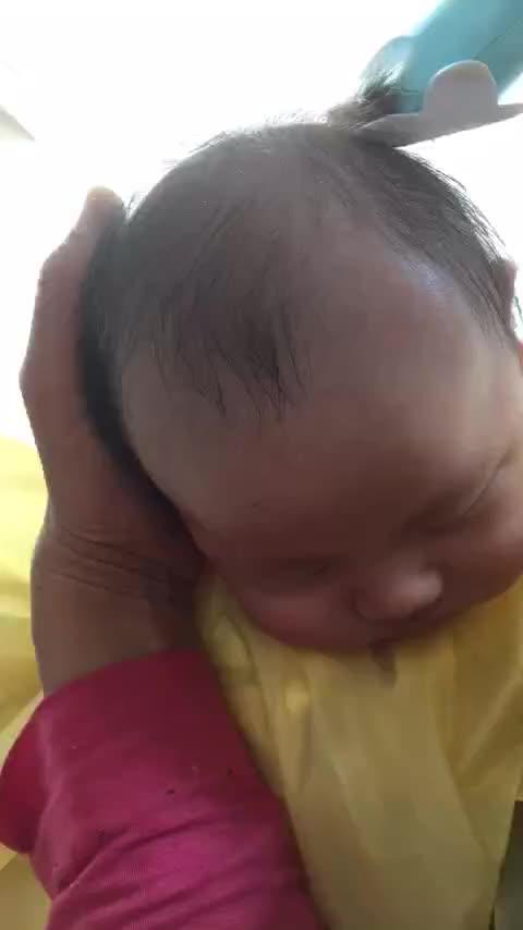 婴儿几个月长头发正常 v2-79dee7e858293c05dee4452d98ba664d.jpg