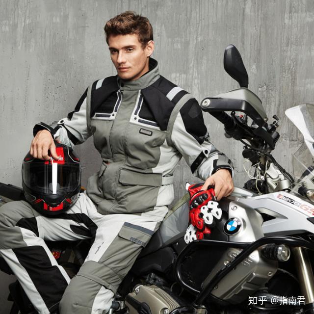 人怎么会变成摩托车啊 v2-79efdd08d9e1ec187ffab50eadb30b69_r.jpg