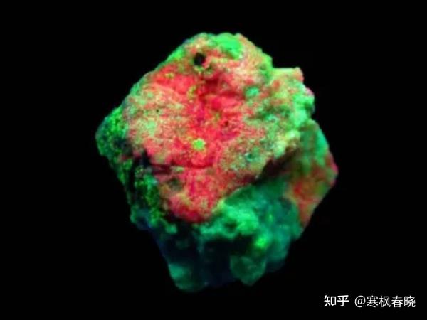 星│会变色的宝石—方钠石 - 知乎