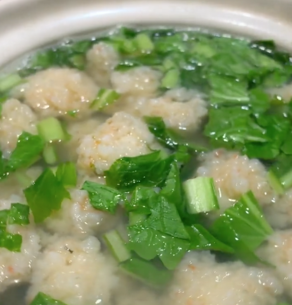准备食材:虾仁 菠菜/芥菜皆可佐料:要说大连最有人气的菜应该就是碧玉