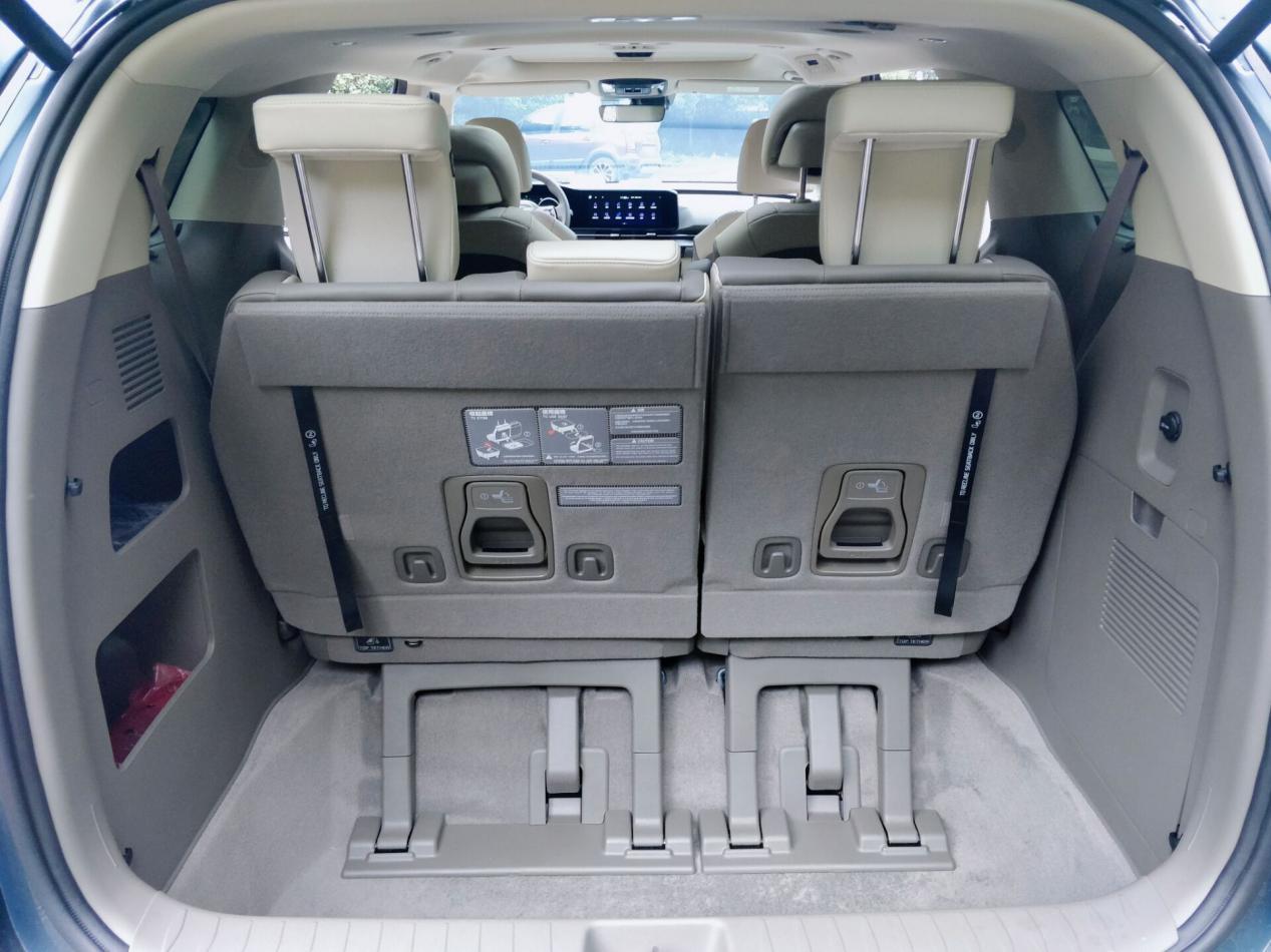 这难道不是mpv的最优解试驾第四代起亚嘉华