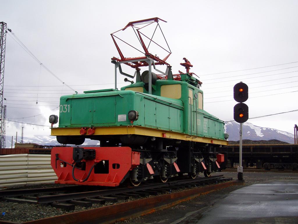 科普来自新切尔卡斯克的小鳄鱼ivkp1abv型和ivkp2型工矿电力机车