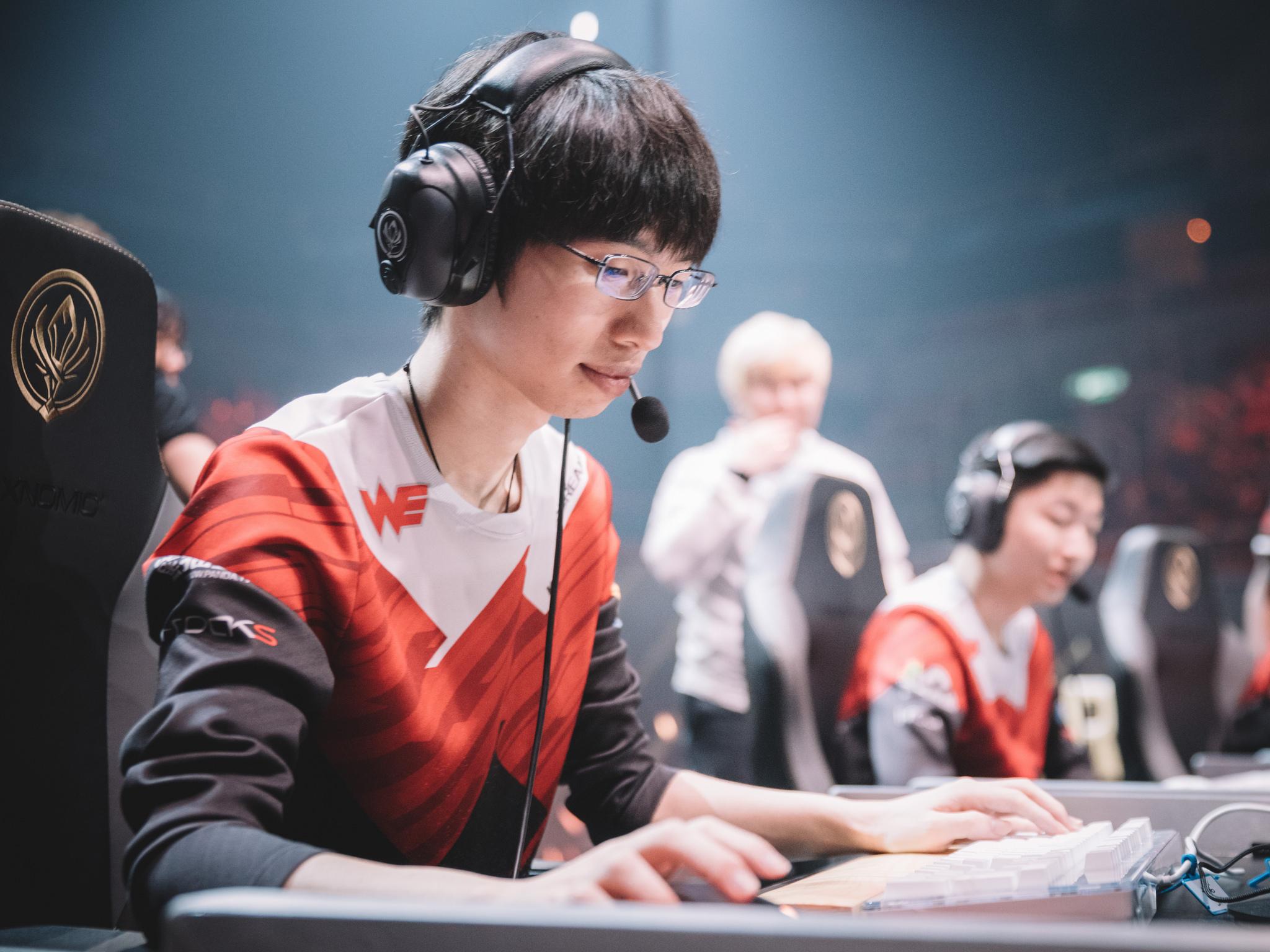 长毛专栏季中赛day1we的首日表现可以及格