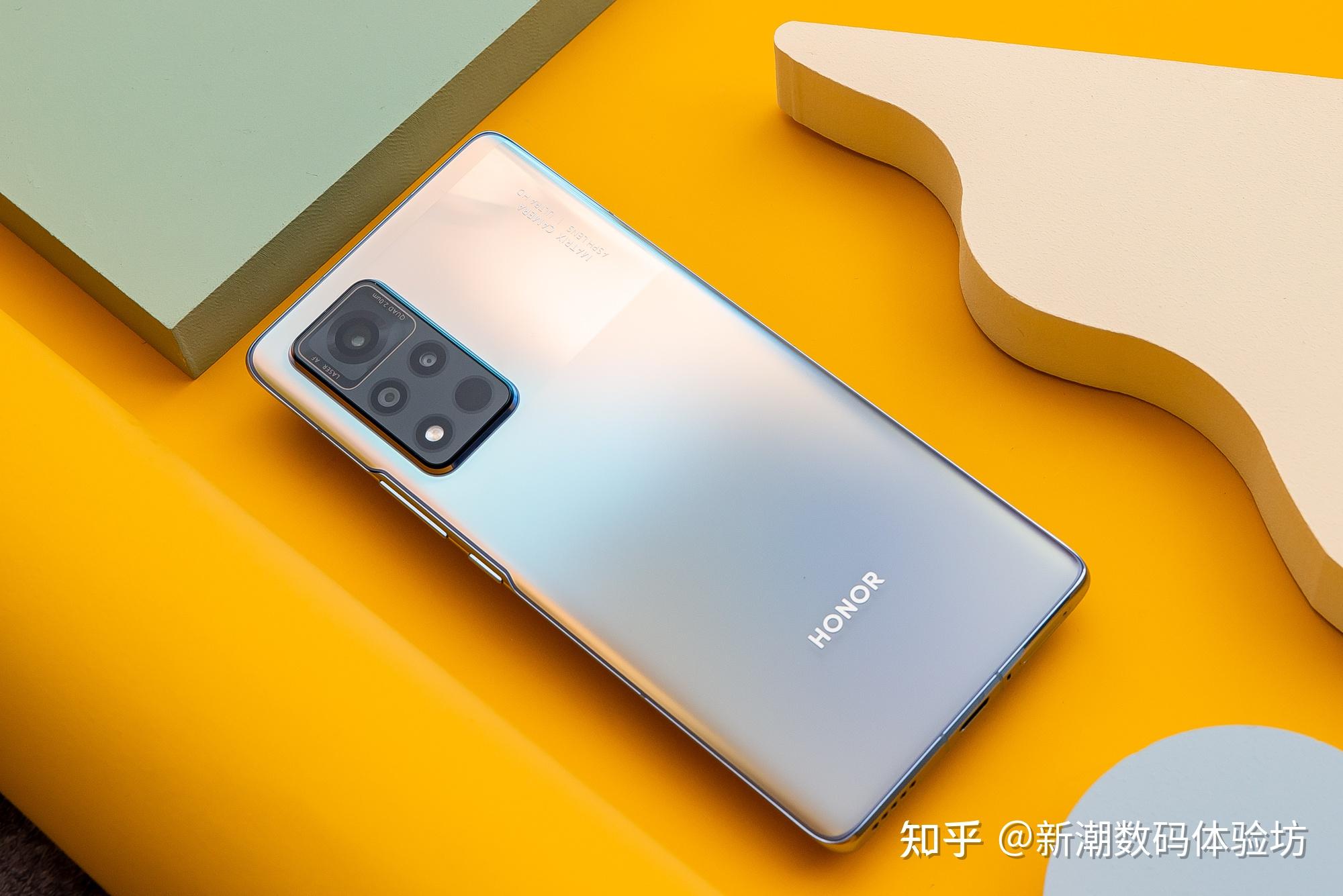 荣耀v40首发评测10亿色超感屏120hz66w快充