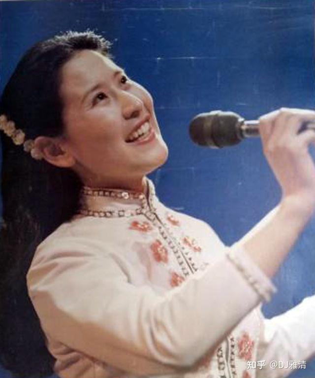 歌唱家远征曝近照当年歌声似蜜甜人称小王昆如今人虽老但风采依旧