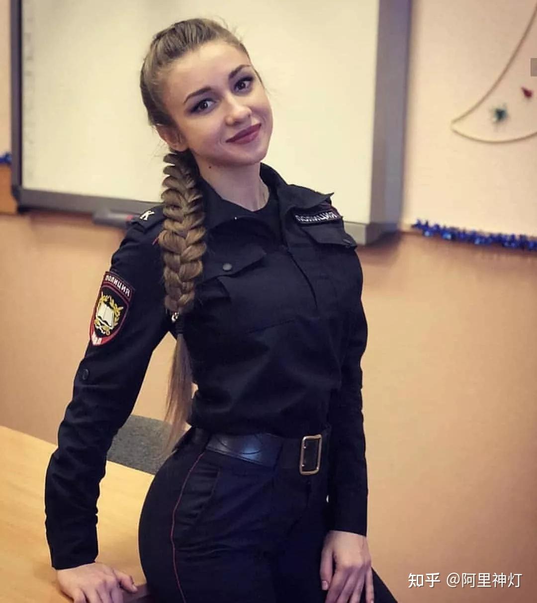 乌克兰女兵女孩图片