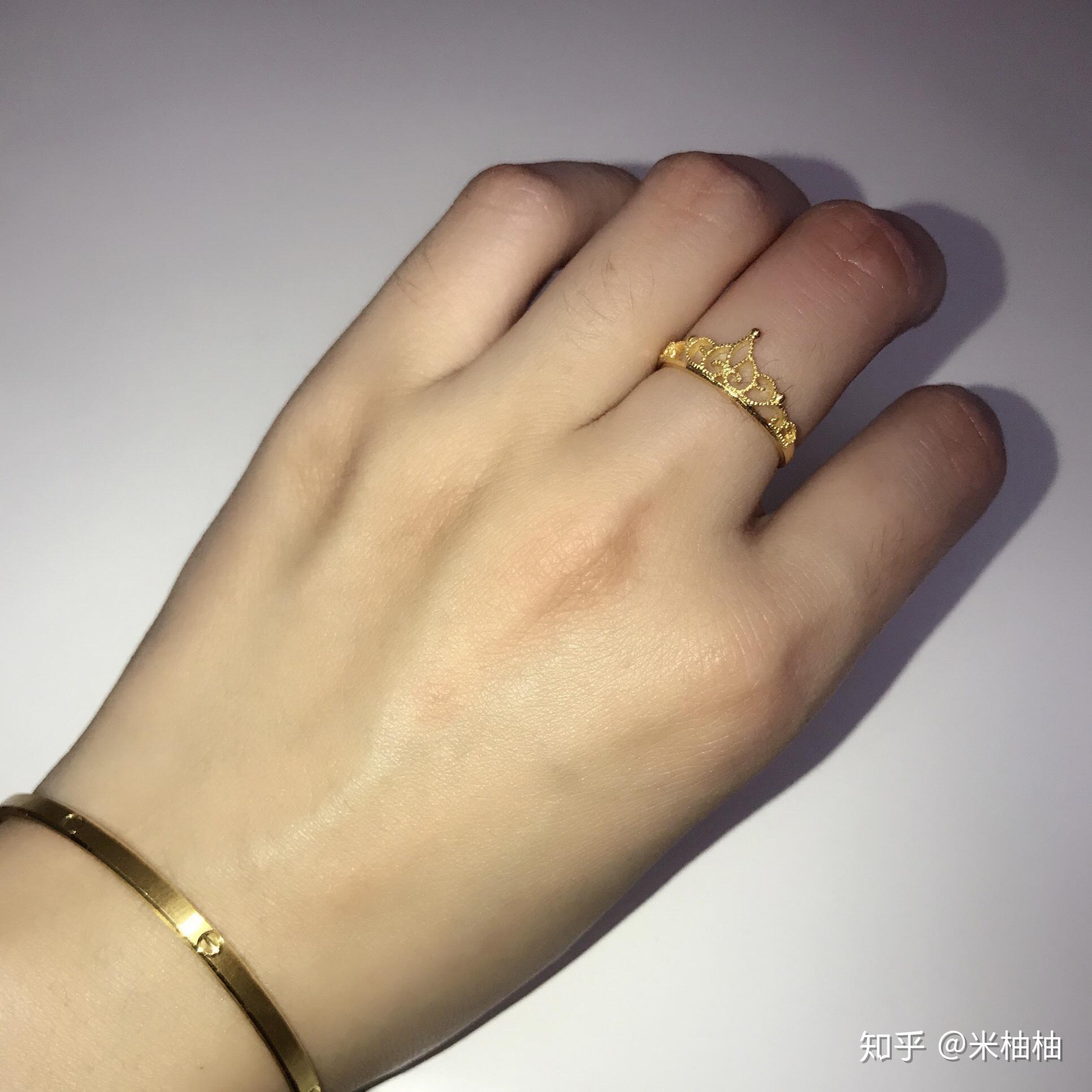 女生该戴金项链吗(女生带黄金项链有害处吗)