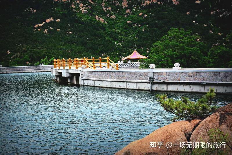 走进二龙山旅游风景区