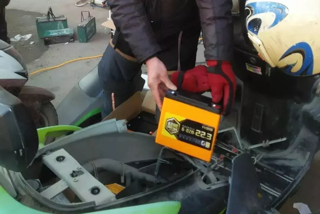 修理电动车压力轴承,电机轴承,差速器……有的时候搞的手上,身上,脸上