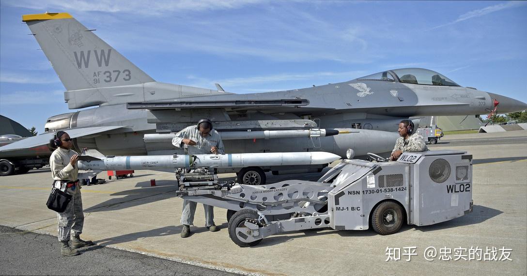 战斗机的导弹挂架的工作原理是什么