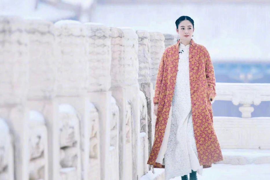 周韵美到了故宫一身国风穿搭满眼雍容演绎什么叫大家闺秀