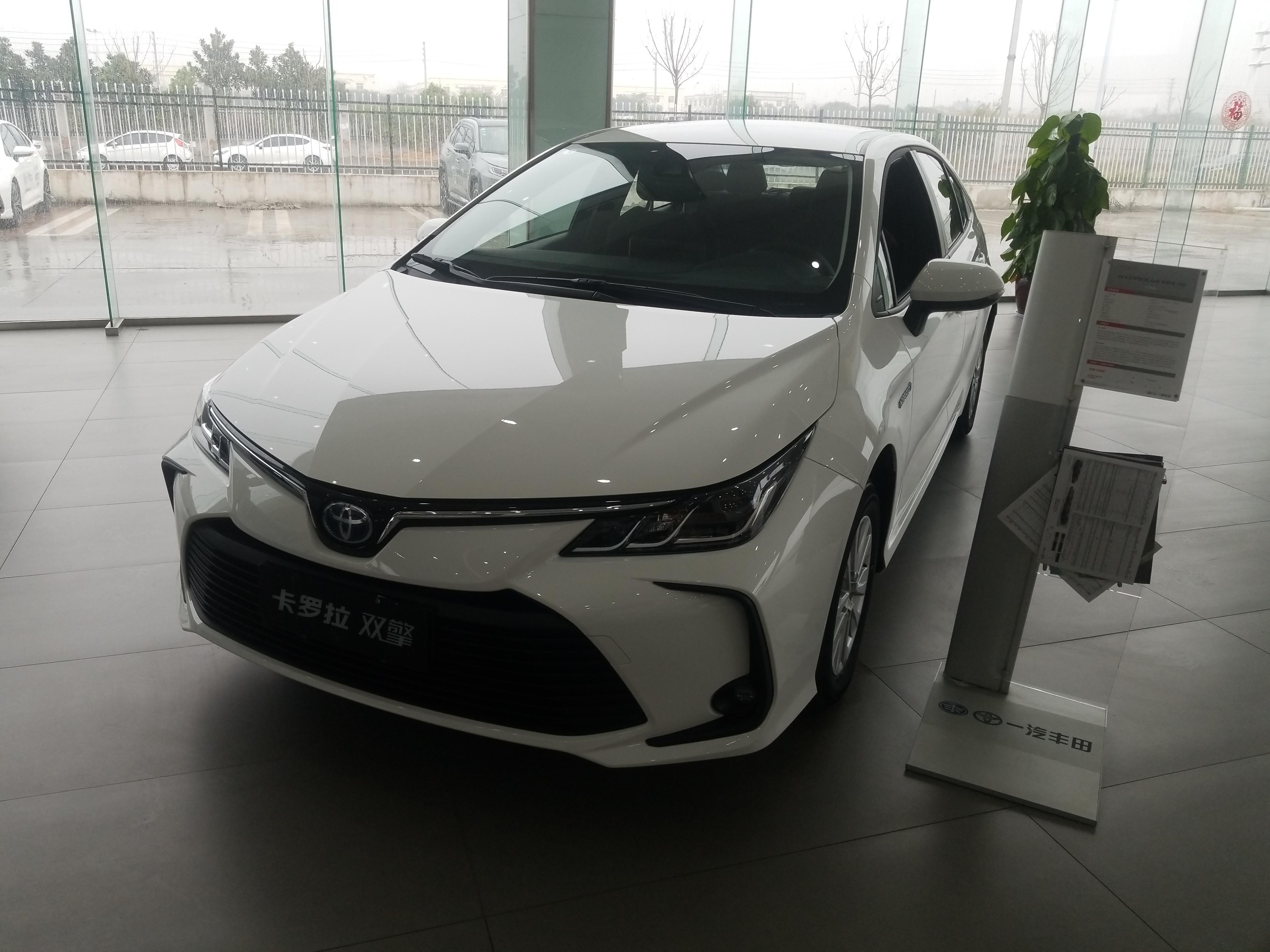 到店实拍2021款丰田卡罗拉1198万起配语音控制配12tcvt