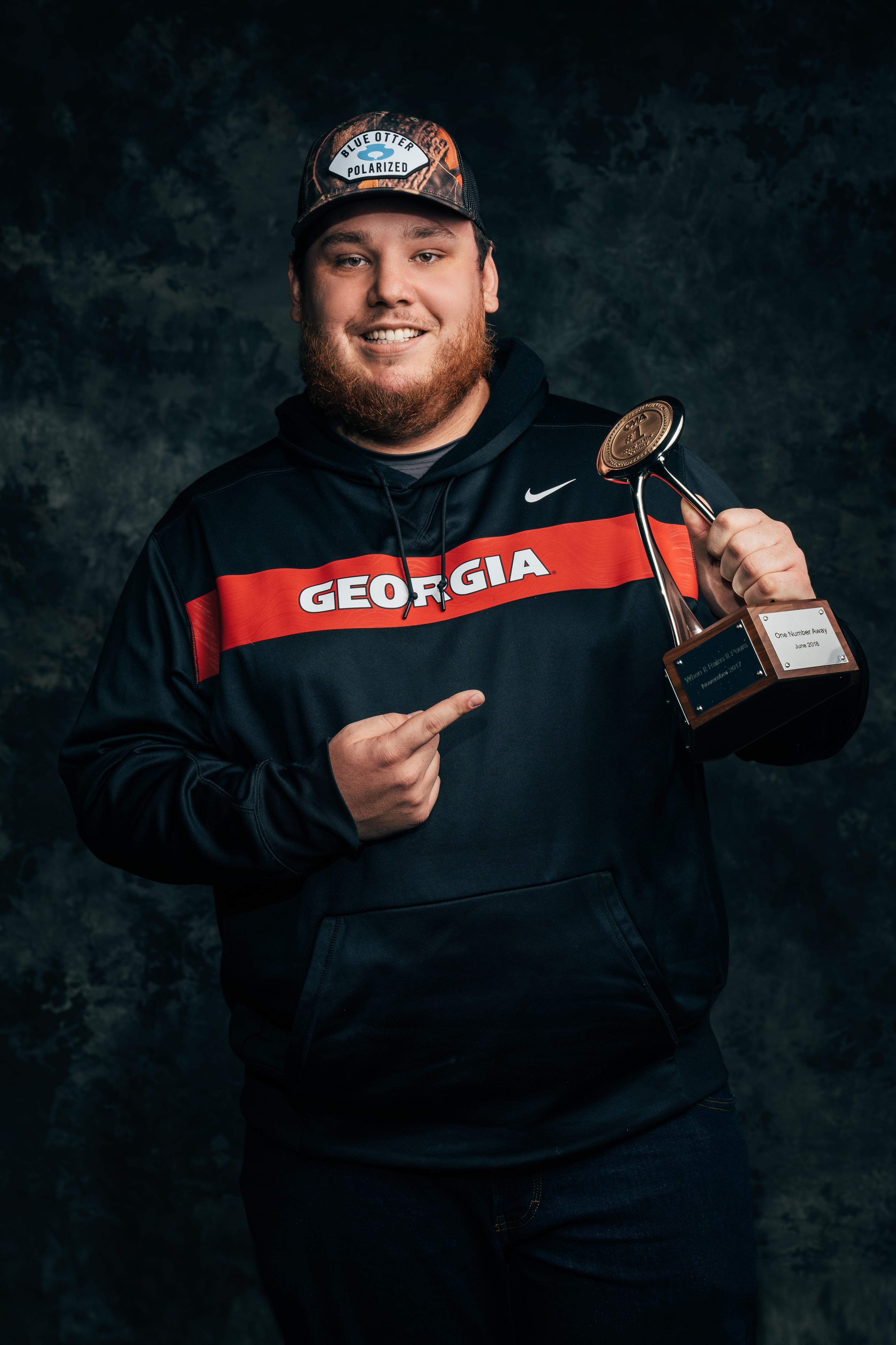 lukecombs又一代乡村歌王