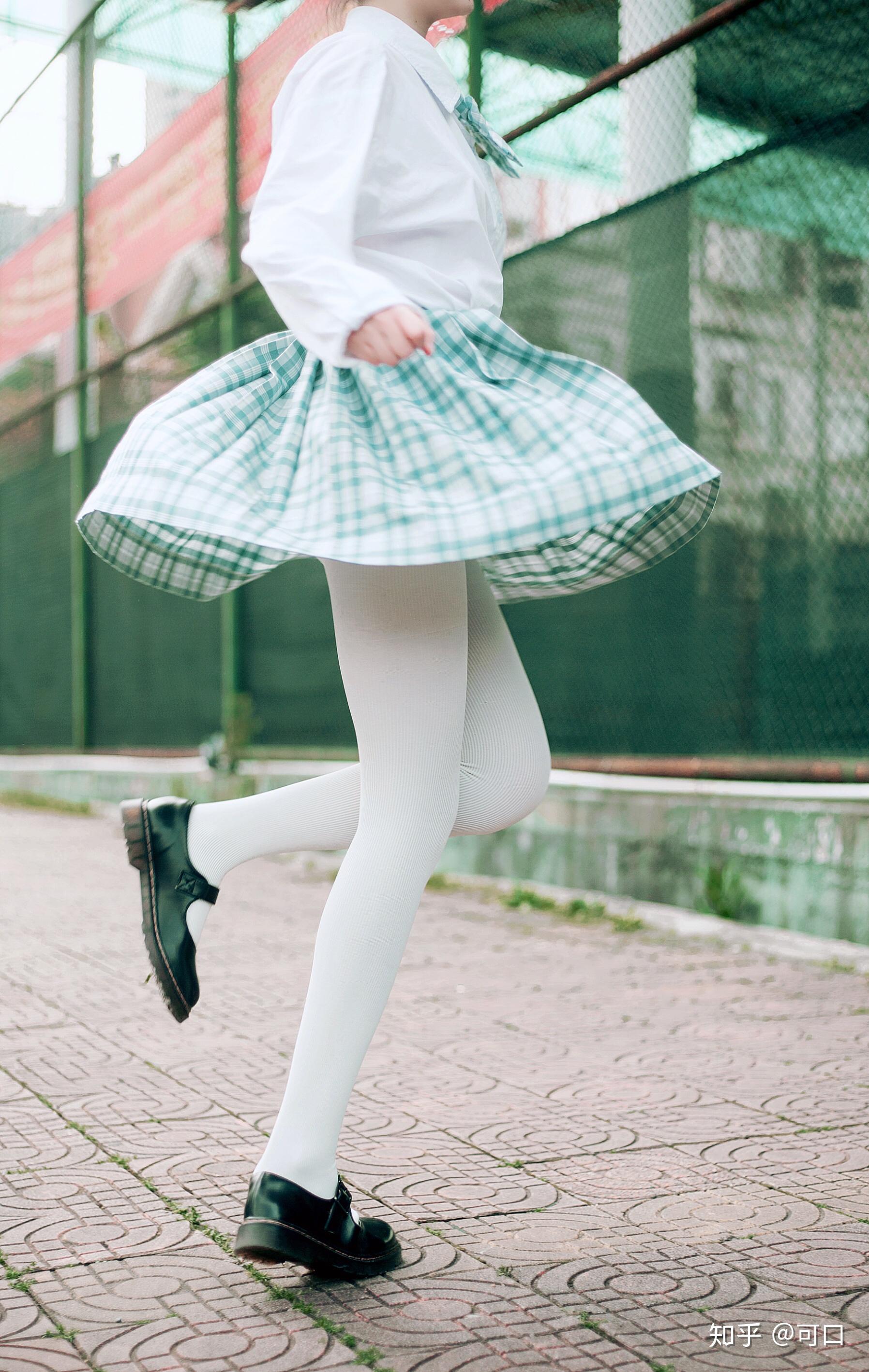 欢迎舔屏,保存也没啥,个别照片打了水印欢迎来到百褶裙和白丝小皮鞋的