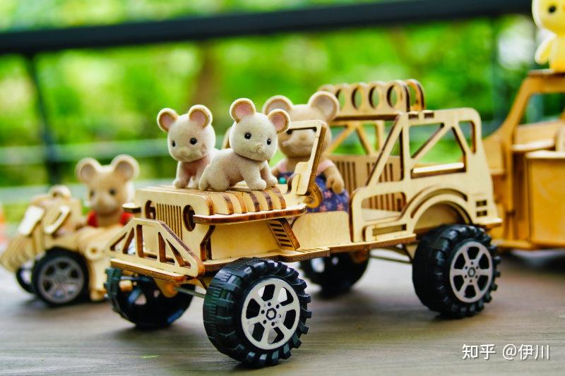 有人能推荐一下适合20岁的人的玩具吗?