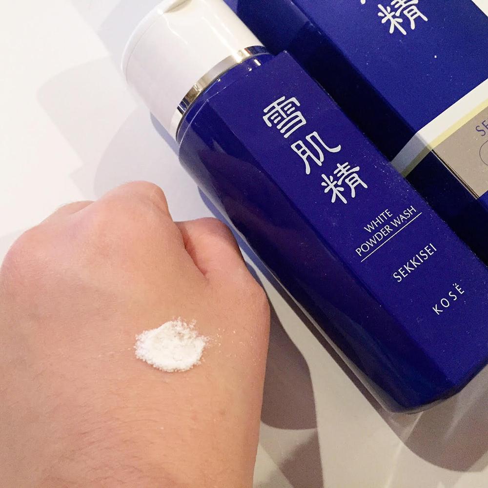 clinique 倩碧鲜活维c洁面粉采用密封独立包装,维c成分更稳定,洁面的