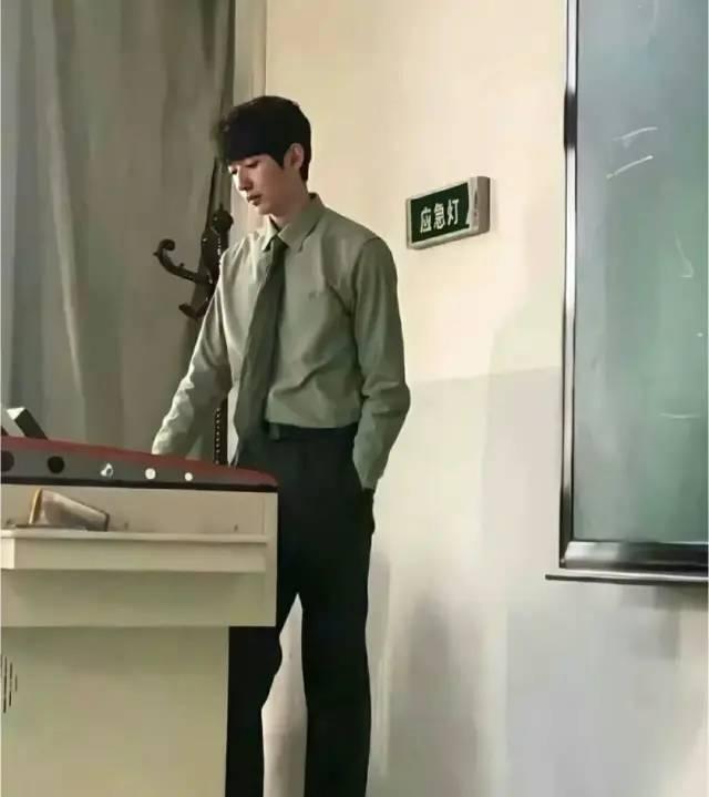 帅出鼻血!盘点大学神仙颜值的老师,请问还缺学生吗?