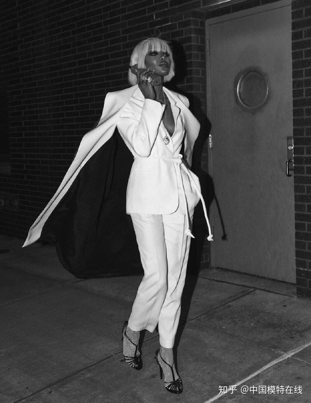 老米naomicampbell登港版vogue三月刊封面