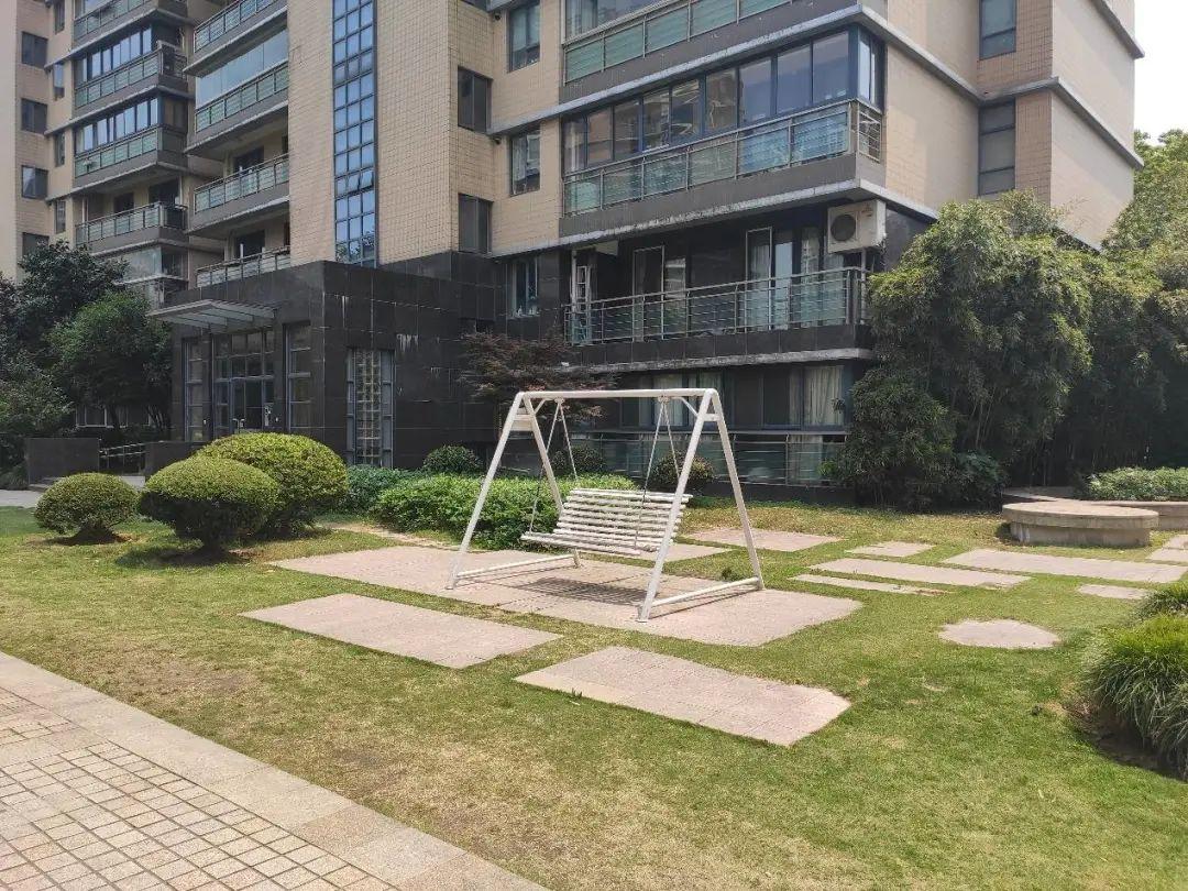 对口建青实验学校品质较好的小区之一古北嘉年华庭测评