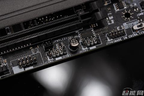 机箱上的led sw是接哪里啊 ?