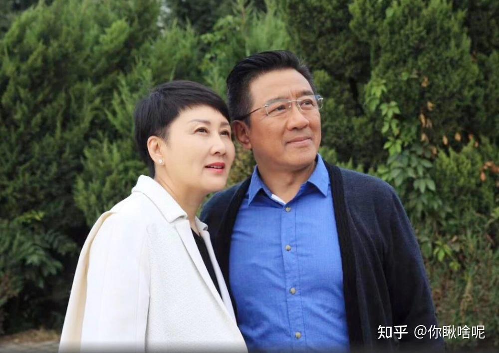 演员丁勇岱:和妻子一见钟情,相爱37年零绯闻,如今儿子成心病 - 知乎