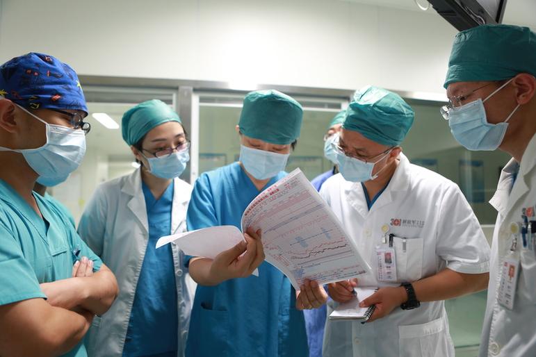 v2-7cd318c091a7fba8ab26383c4867f3cf_1440w.jpg?source=172ae18b