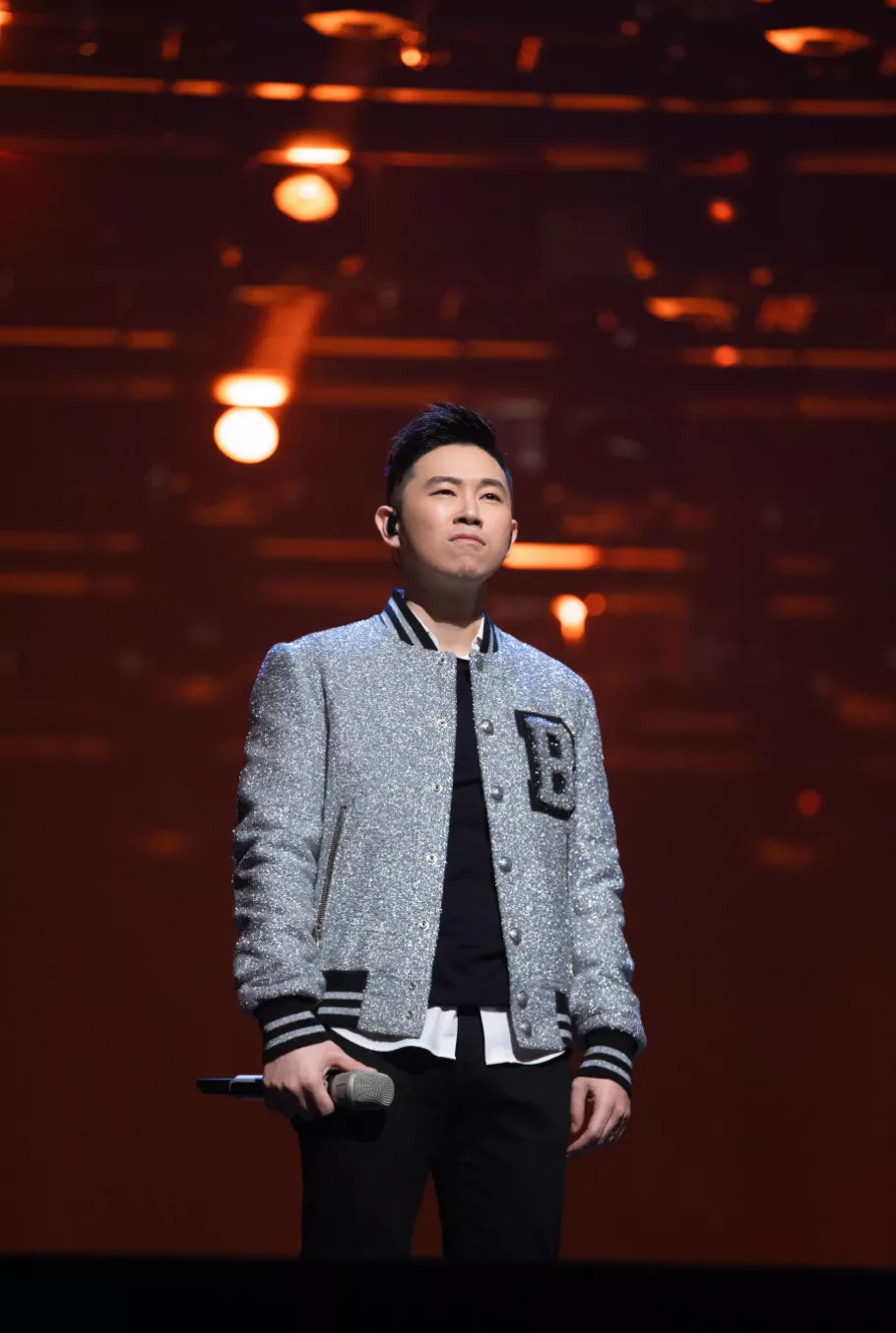 欧阳靖唱燃披荆斩棘的哥哥总决赛加入滚烫唱演家族