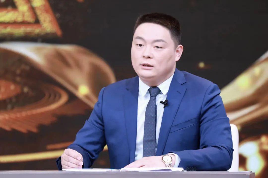 大型百集系列访谈录荣耀时刻成功人士蔡建明教授