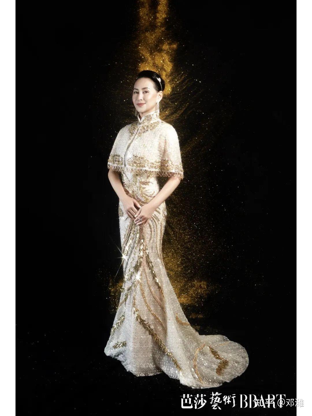 赌王家聚会何超琼站c位何超仪花式夸姐长公主vs叛逆千金有何不同