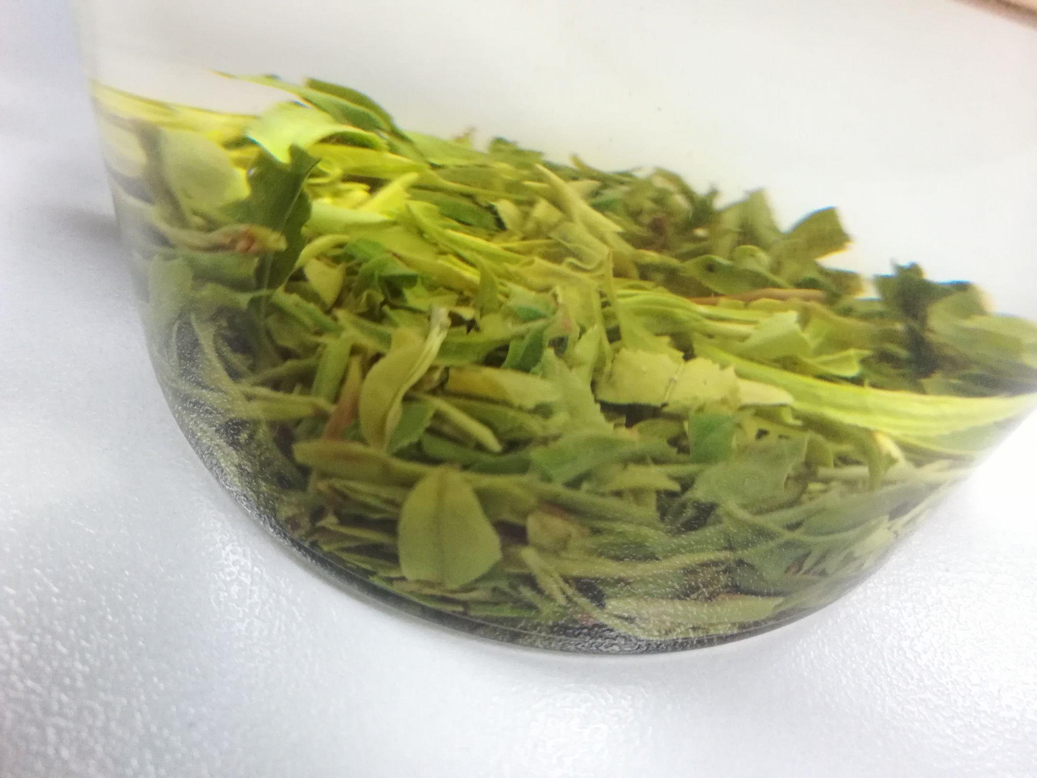绿茶和白莲花的区别 绿茶和白莲花哪个更厉害